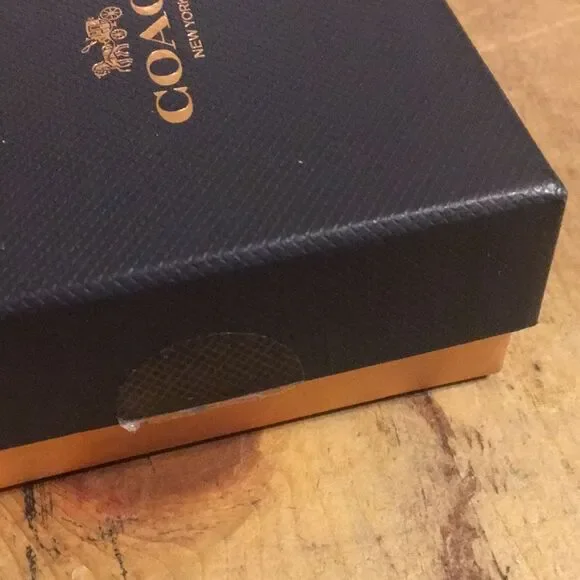 Coach Empty necklace box - Picture 6 of 7